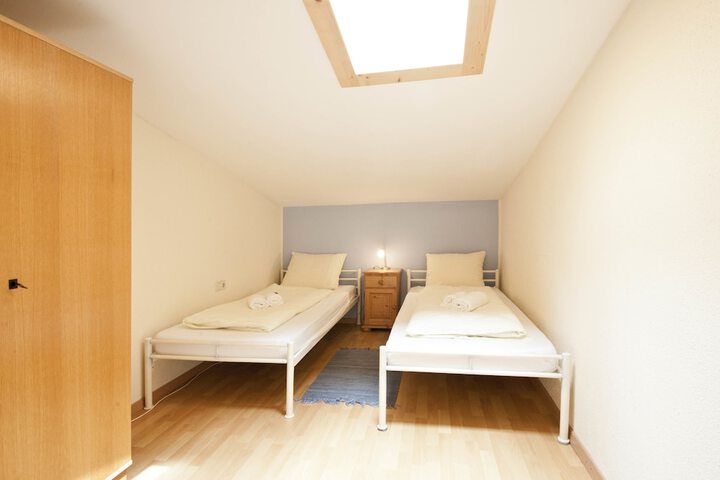 Room 15 of 76