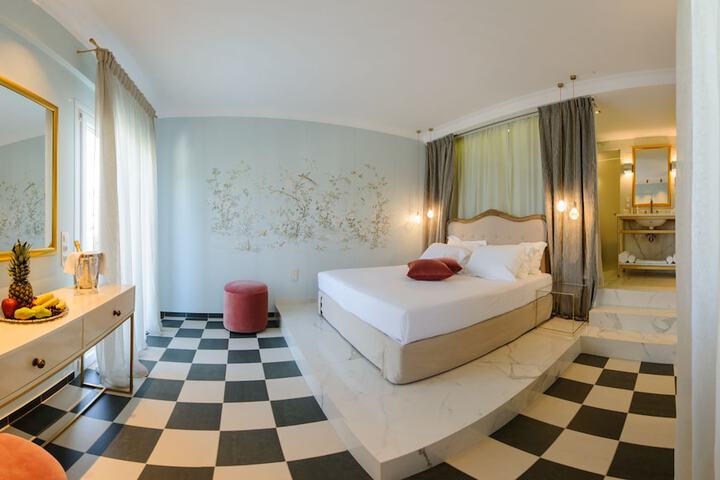 Room 32 of 109