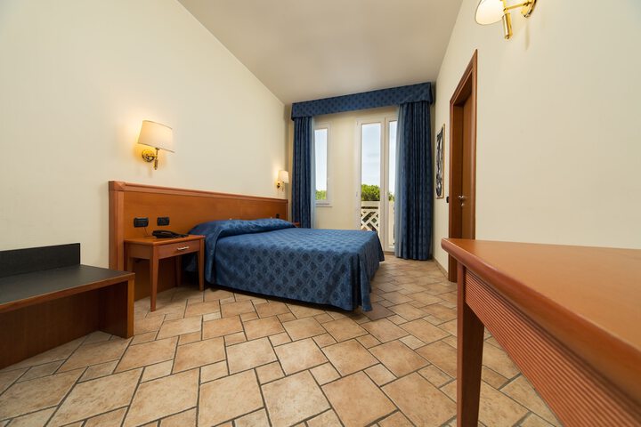 Room 38 of 120