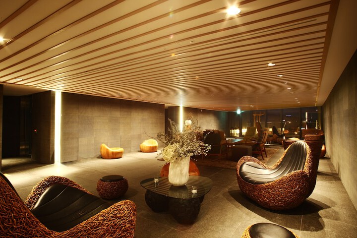 Hotel Lobby