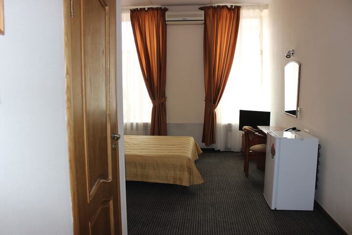 Room 11 of 39