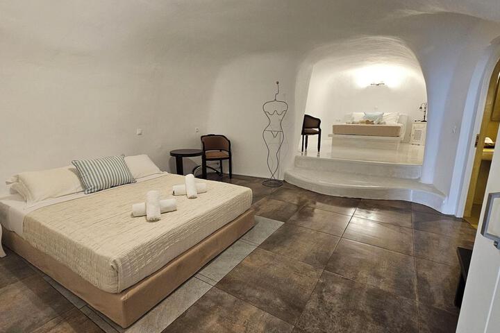 Room 9 of 85