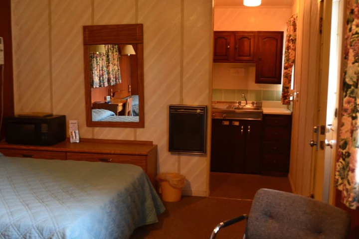 Room 3 of 61