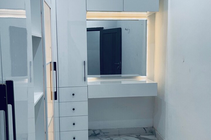 Room 111 of 166