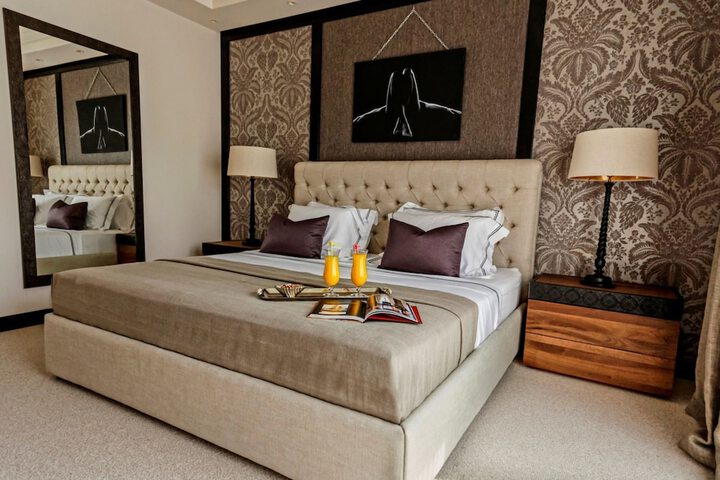 Room 8 of 32