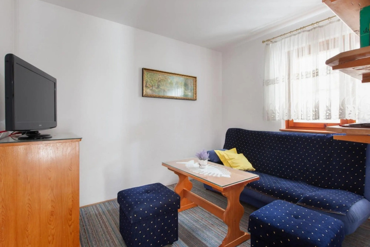 Room 2 of 16