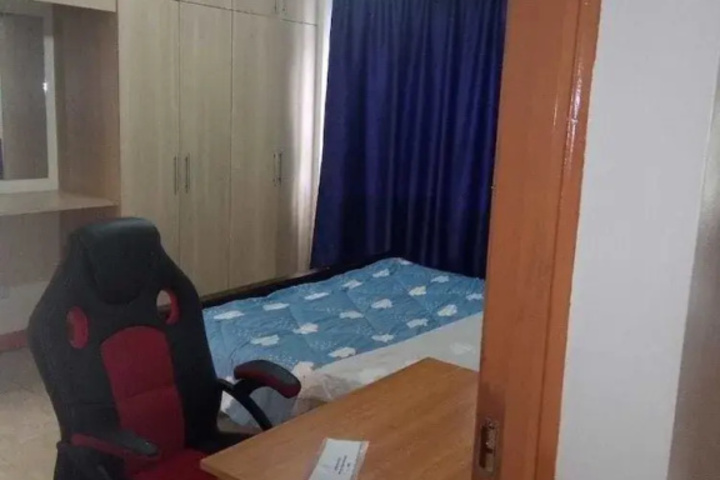 Room 3 of 6
