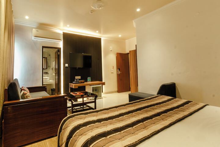 Room 25 of 46