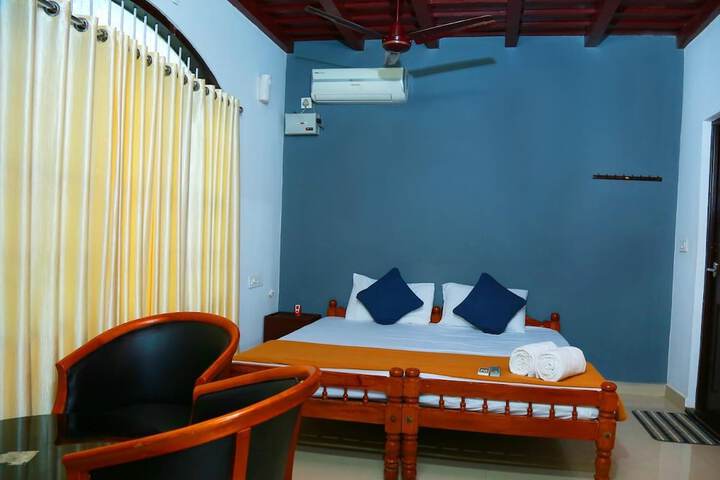 Room 4 of 51
