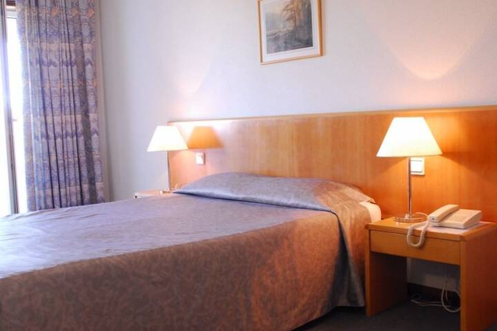 Room 4 of 50