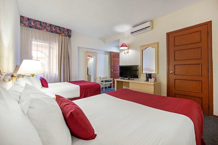 Room 27 of 70