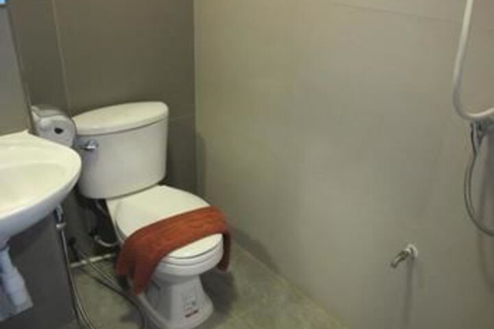 Room 2 of 18