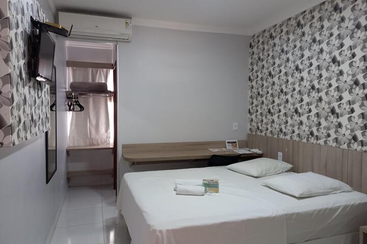 Room 25 of 63