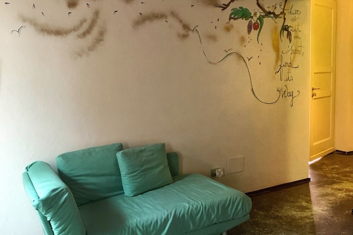Room 6 of 27