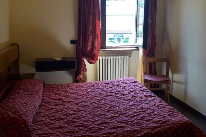 Room 12 of 67