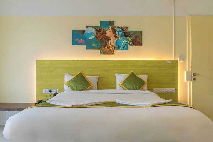 Room 17 of 53