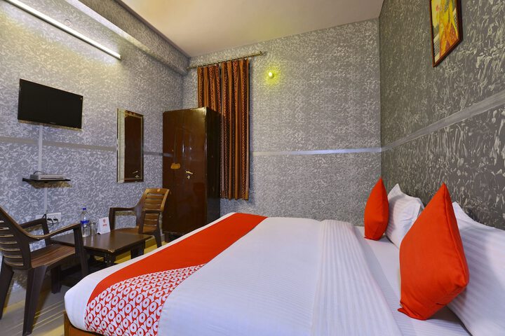 Room 9 of 24