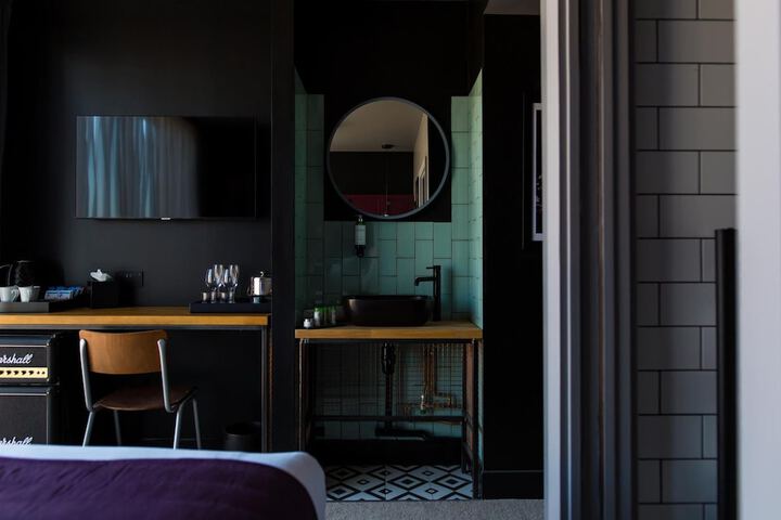 Room 18 of 41