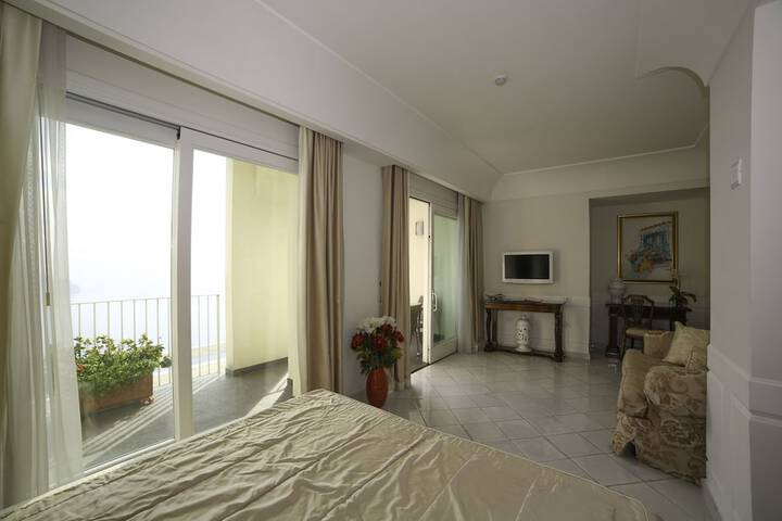 Room 16 of 52