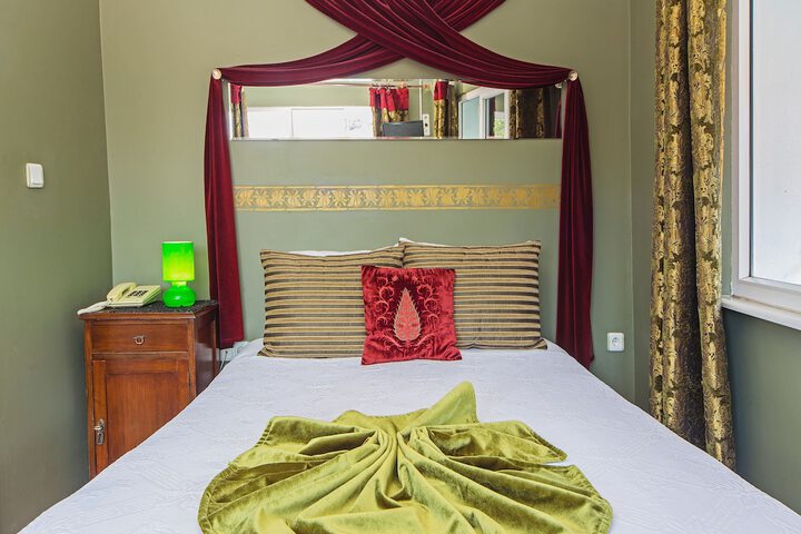 Room 3 of 47