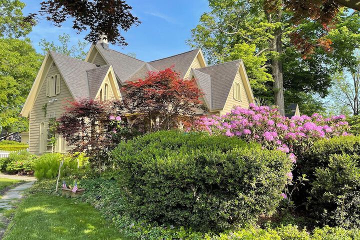 Hotel Exterior 74 of 81