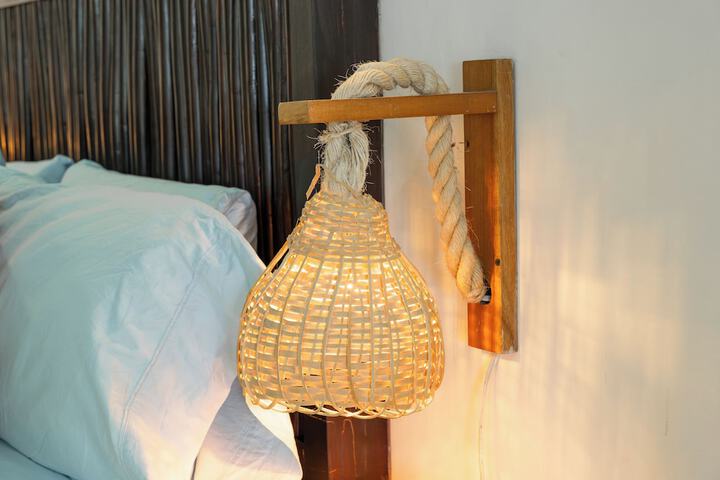 Room 28 of 163