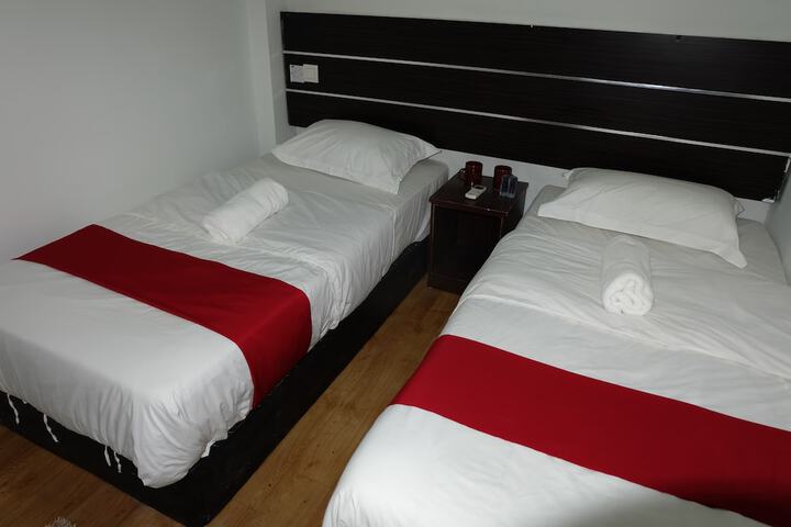 Room 5 of 33