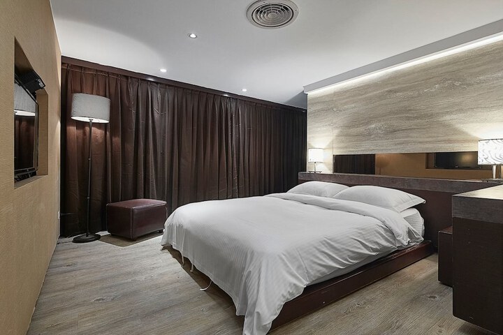Room 13 of 63