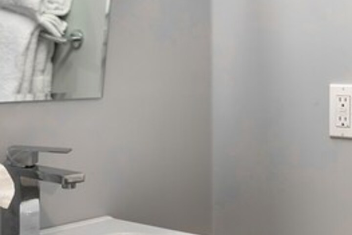 Room 115 of 150