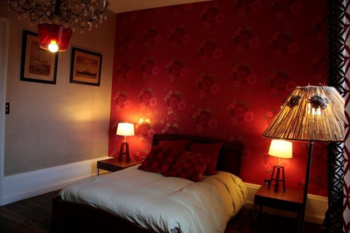 Room 6 of 193