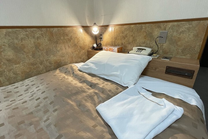 Room 35 of 71