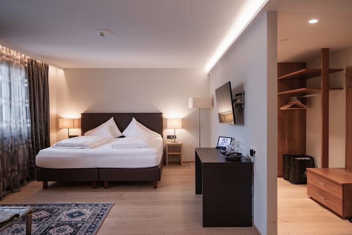 Room 13 of 70
