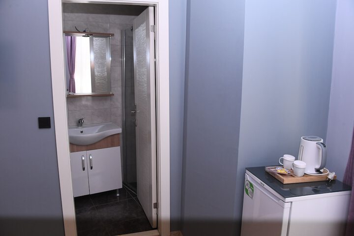Room 17 of 36
