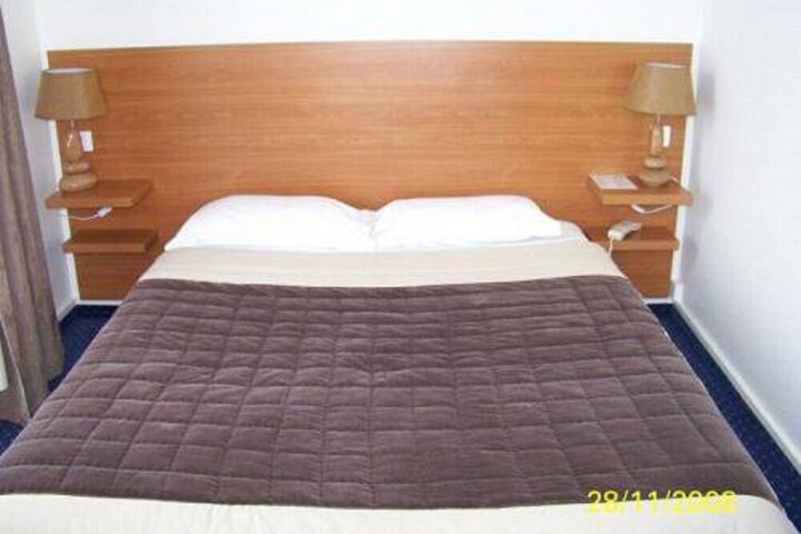 Room 5 of 22