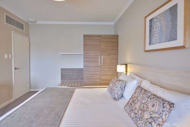 Room 8 of 27