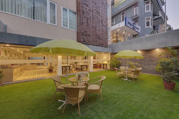Hotel Exterior 19 of 20