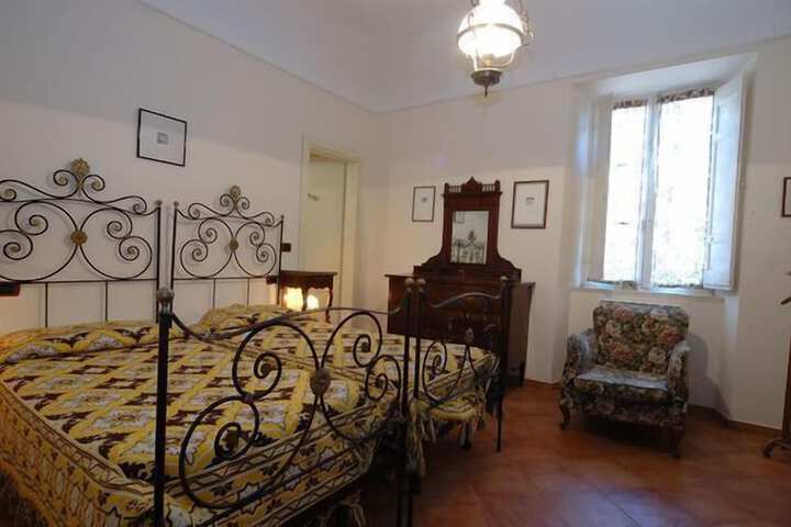 Room 11 of 44