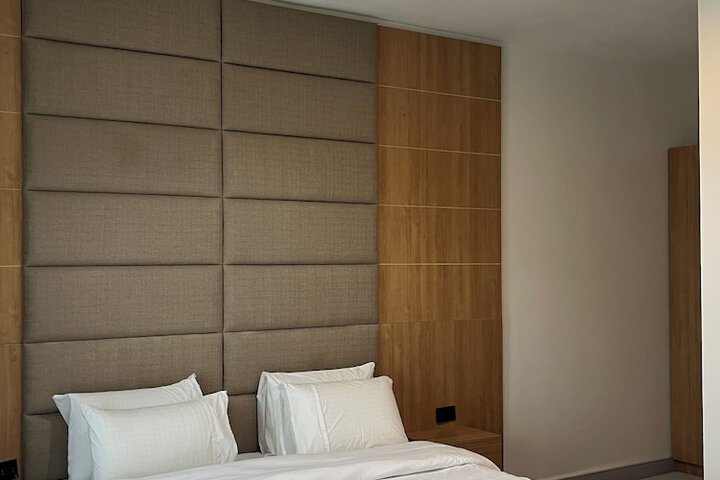 Room 30 of 48