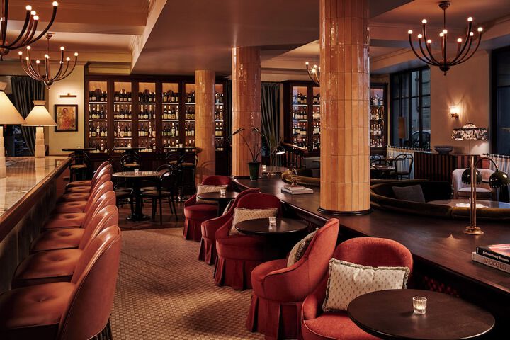 Lounge 49 of 69