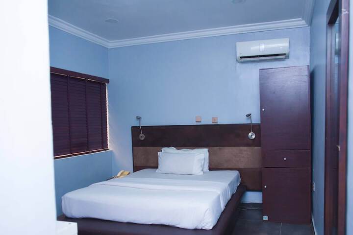 Room 3 of 5