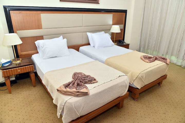 Room 2 of 16