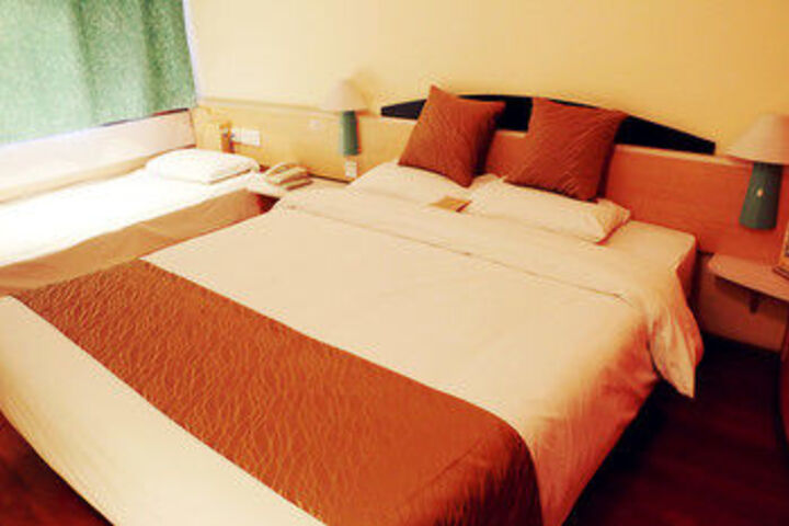 Room 11 of 29