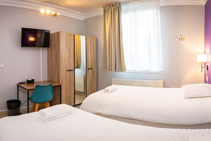 Room 4 of 22