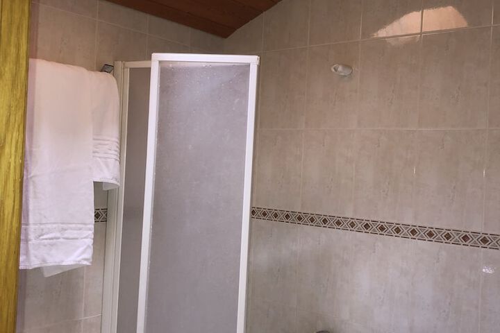 Room 12 of 16