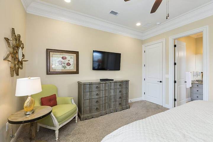 Room 4 of 79