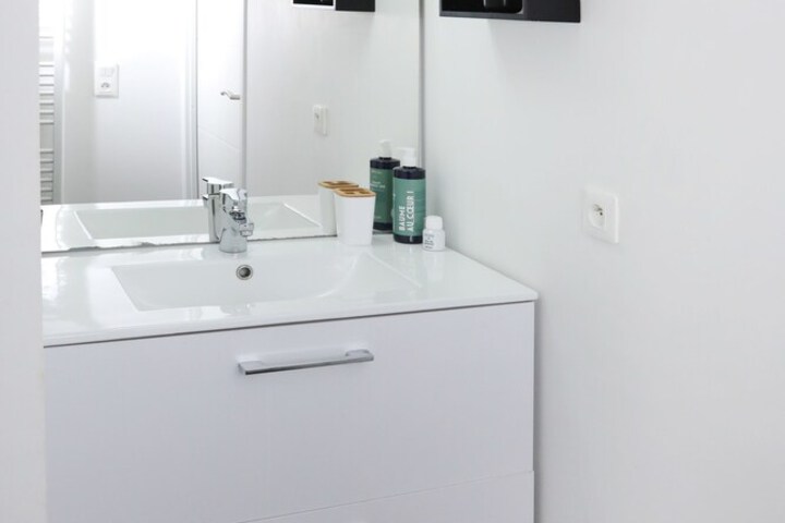 Room 80 of 109