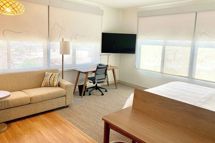 Room 49 of 98