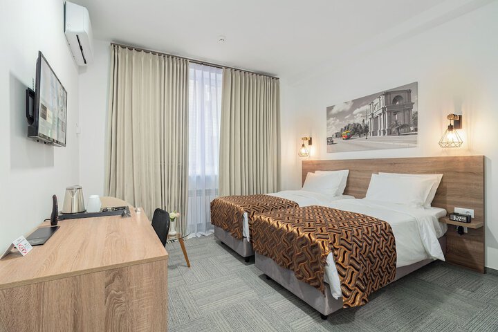 Room 28 of 71