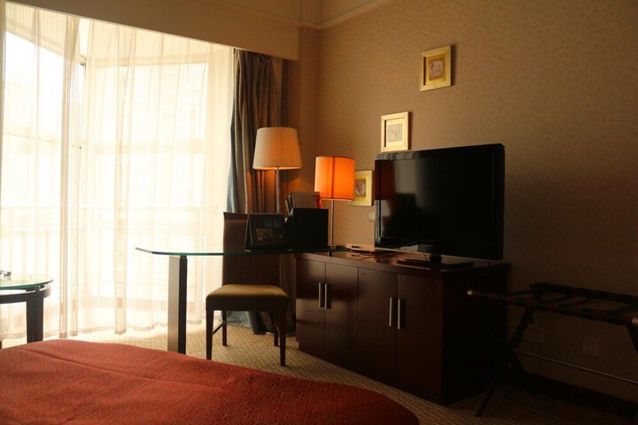 Room 14 of 38