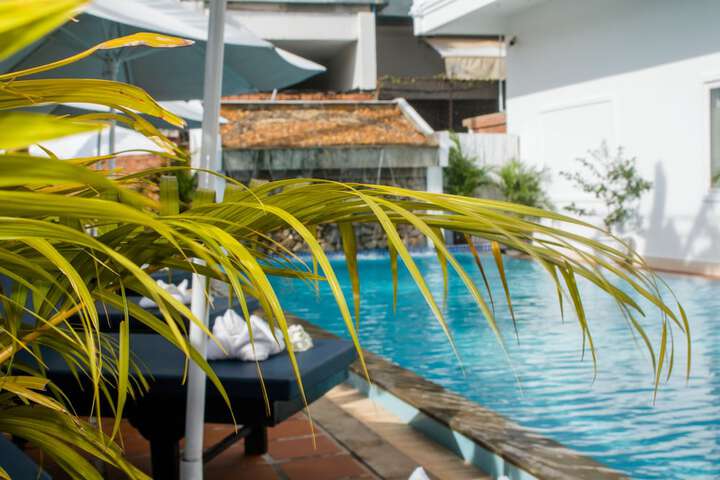 Pool 70 of 105